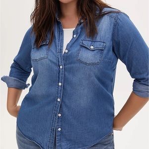 Medium/light wash denim button up